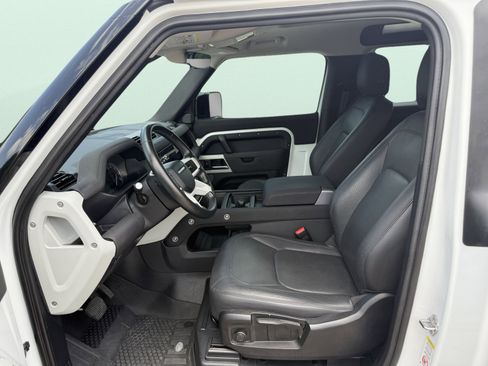 Used 2023 Land Rover Defender 90 S image 25