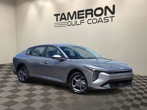 Used 2025 Kia K4 FWD image 1