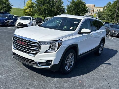 Used 2023 GMC Terrain SLT w/ Tech Package AWD/4WD image 8