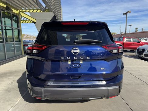 Used 2024 Nissan Rogue SL w/ SL Premium Package image 13