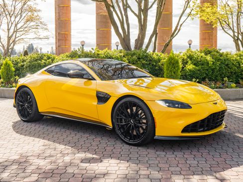 Used 2023 Aston Martin V8 Vantage Coupe image 39