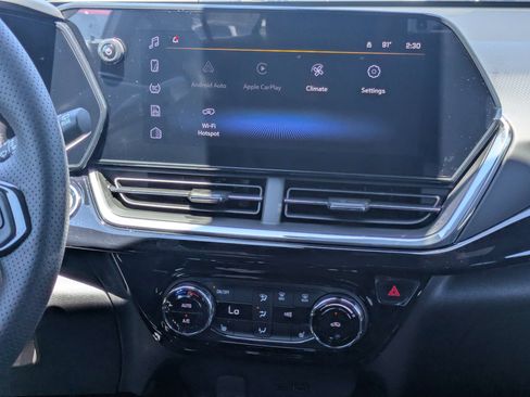 New 2026 Chevrolet Trax RS w/ Sunroof Package FWD image 5