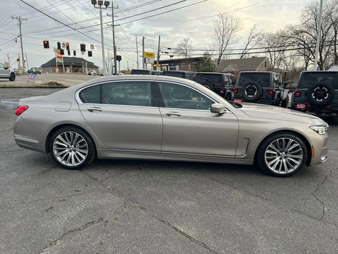 Used 2021 BMW 750i xDrive 750i xDrive w/ Executive Package image 5