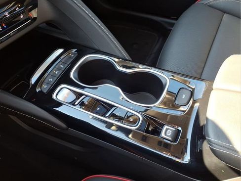 Certified 2023 Buick Envision Essence w/ Sport Touring Package image 24