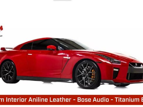 Used 2019 Nissan GT-R Premium w/ Premium Interior Package image 1