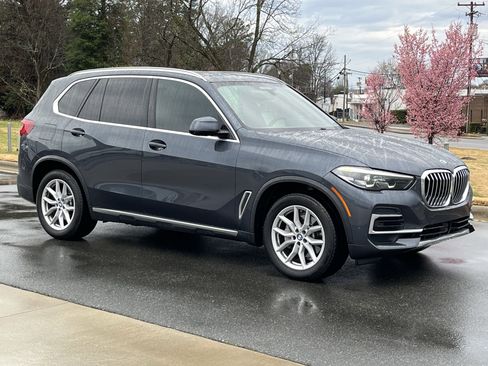 Used 2022 BMW X5 xDrive40i image 2