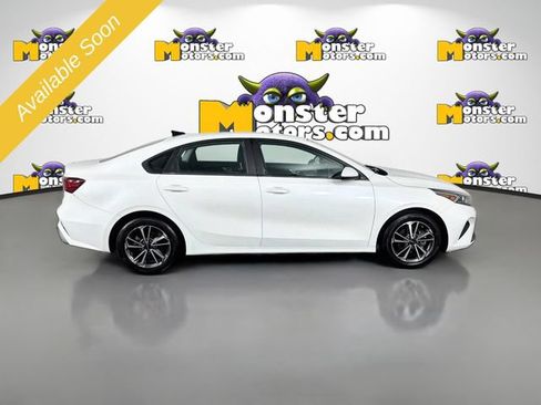Used 2022 Kia Forte LXS FWD image 4