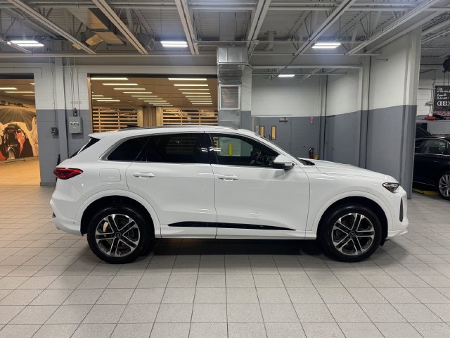 Used 2025 Audi Q5 Premium w/ Convenience Package AWD/4WD image 4