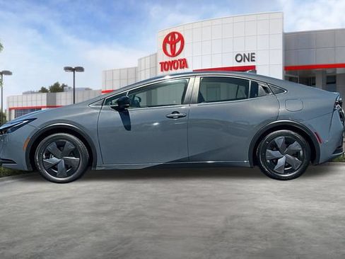 Used 2023 Toyota Prius LE FWD image 8