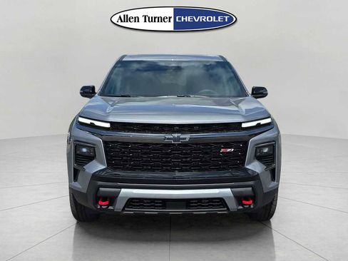 New 2026 Chevrolet Traverse Z71 w/ Driver Confidence Package AWD/4WD image 2