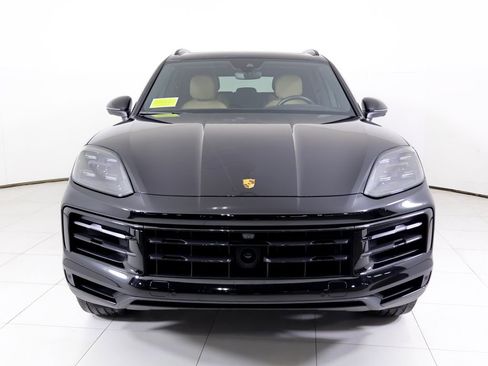 Certified 2024 Porsche Cayenne w/ Premium Package Plus (PFM) image 38