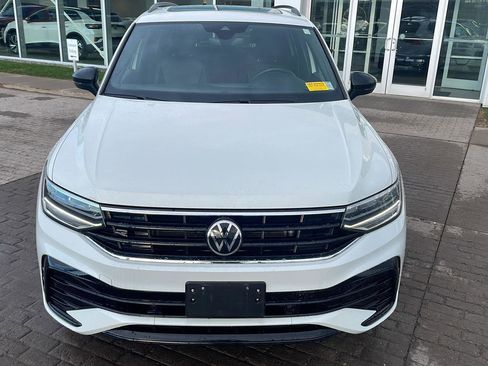 Used 2022 Volkswagen Tiguan SE R-Line image 2