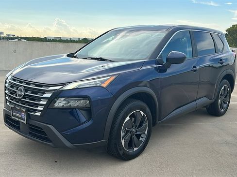 Used 2025 Nissan Rogue SV AWD/4WD image 8