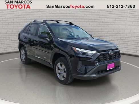 Used 2025 Toyota RAV4 LE AWD/4WD image 3