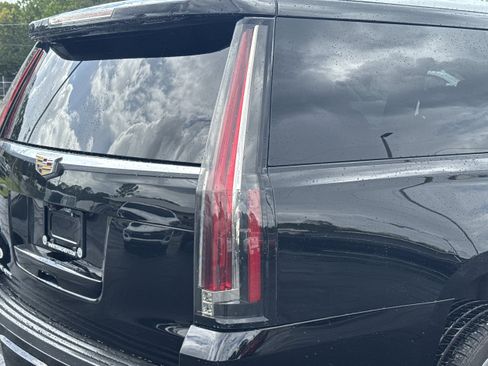 Used 2020 Cadillac Escalade ESV Luxury RWD image 11