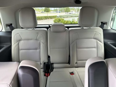 New 2026 Lincoln Navigator Premiere AWD/4WD image 23