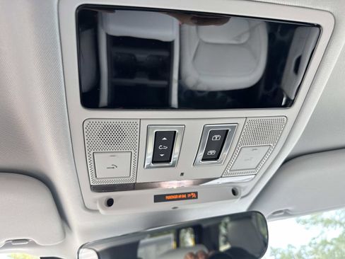 New 2026 Land Rover Defender 110 X-Dynamic SE AWD/4WD image 27
