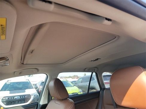 Used 2018 Subaru Outback 3.6R Touring image 9