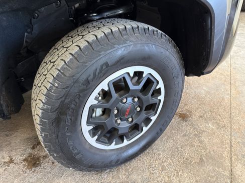 Used 2025 Toyota Tacoma TRD Off-Road w/ TRD Off Road Upgrade Package AWD/4WD image 11