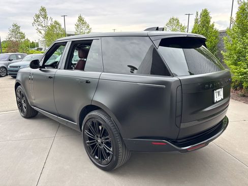 Used 2025 Land Rover Range Rover SE AWD/4WD image 7