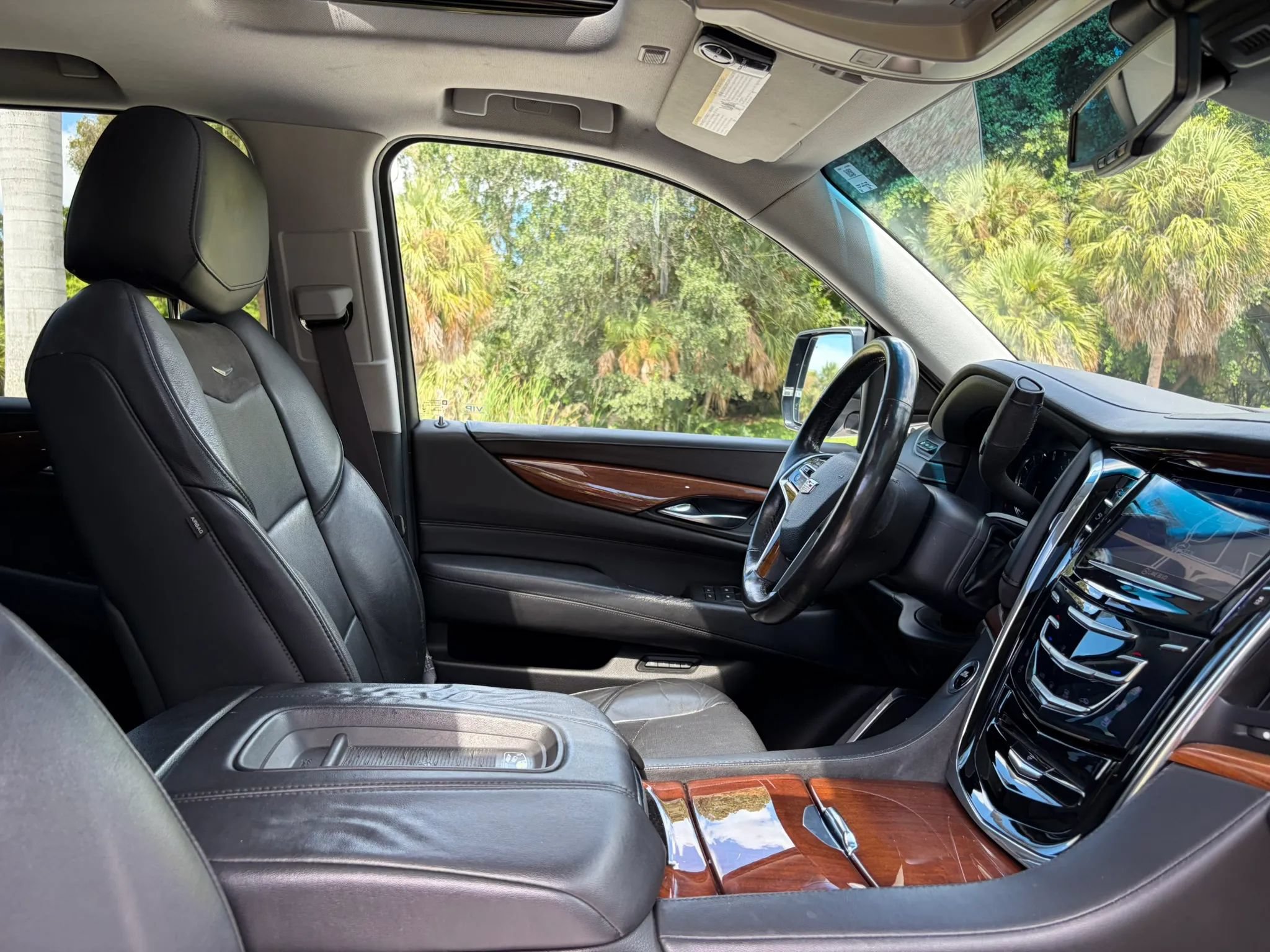 Used 2016 Cadillac Escalade Luxury RWD image 47