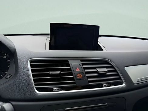 Used 2018 Audi Q3 2.0T Premium Plus w/ Premium Plus Package image 43