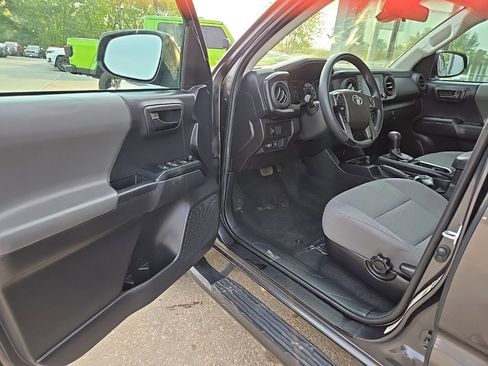 Used 2022 Toyota Tacoma SR image 35