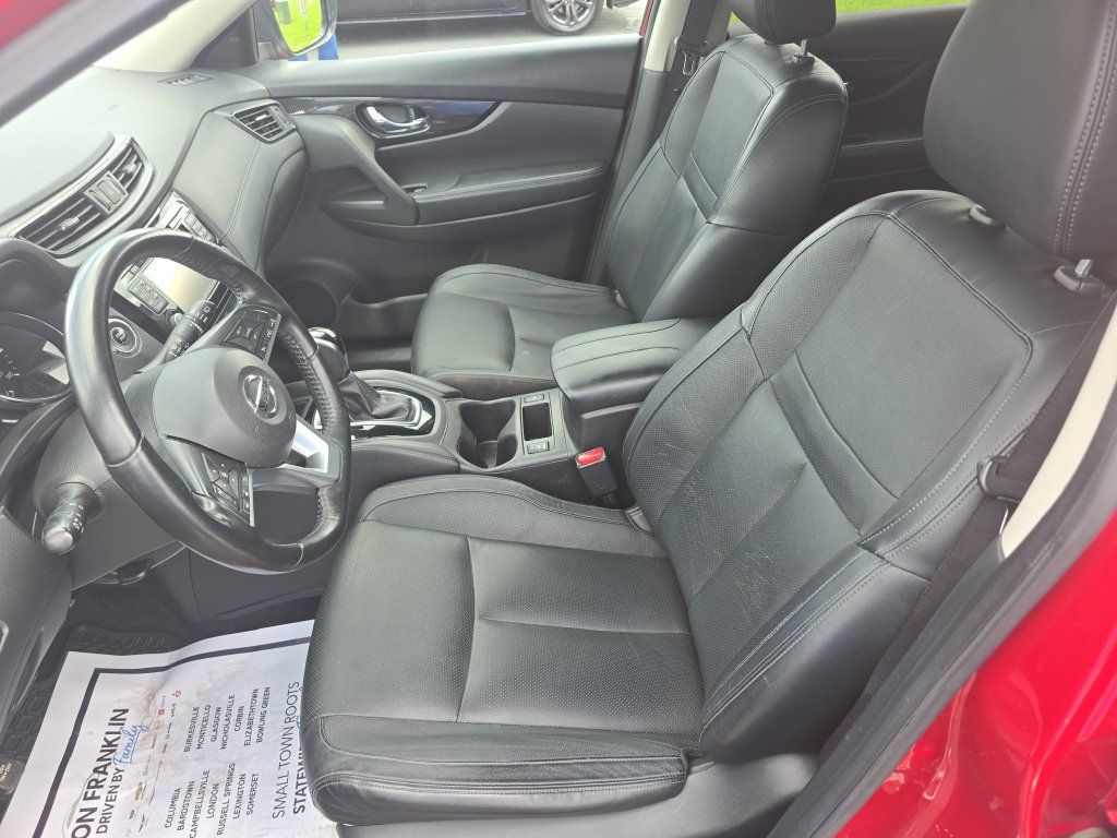 Used 2017 Nissan Rogue SL w/ SL Premium Package FWD image 13