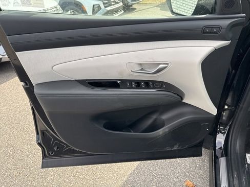 New 2025 Hyundai Tucson Limited image 11