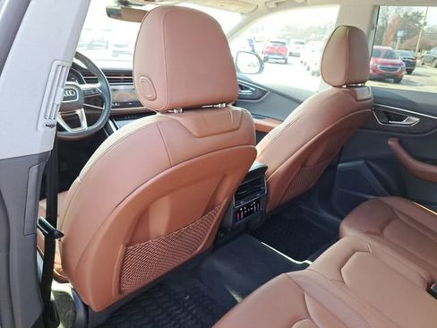 Used 2022 Audi Q8 Premium Plus AWD/4WD image 22