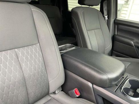 Used 2018 Nissan Titan SV w/ SV Convenience Package image 77