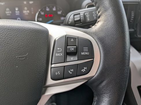 Used 2023 Ford Explorer XLT w/ Equipment Group 202A AWD/4WD image 31