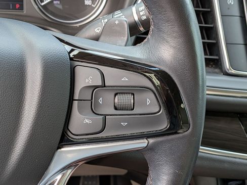 Used 2023 Buick Enclave Essence w/ Experience Buick Package FWD image 16