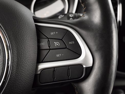 Used 2020 Jeep Compass Limited image 24