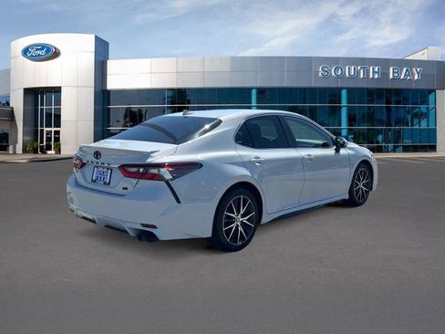 Used 2022 Toyota Camry SE FWD image 5