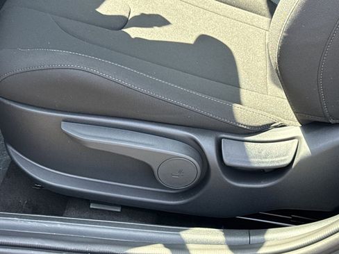 New 2026 Hyundai Elantra Hybrid FWD image 14
