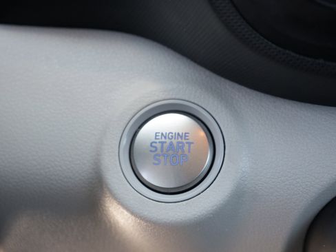Used 2024 Hyundai Venue SEL FWD image 23