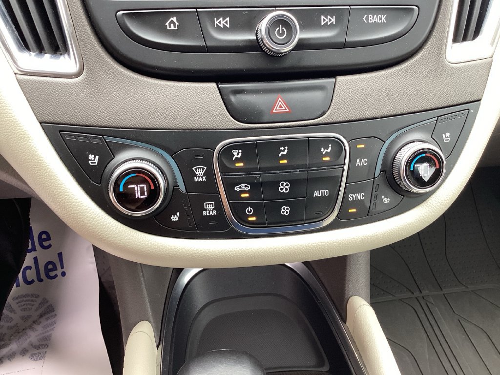 Used 2022 Chevrolet Malibu Premier FWD image 37
