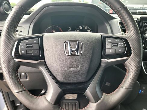 Used 2025 Honda Ridgeline Black Edition image 27