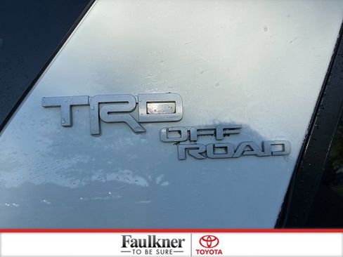 Certified 2017 Toyota 4Runner TRD Off-Road AWD/4WD image 21