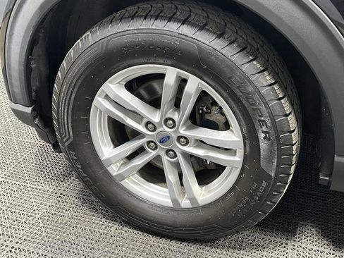 Used 2020 Ford Explorer XLT w/ Comfort Package image 15