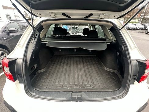 Used 2018 Subaru Outback 2.5i Premium image 9