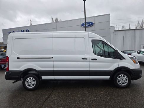 Used 2025 Ford Transit 250 148 Medium Roof RWD image 4