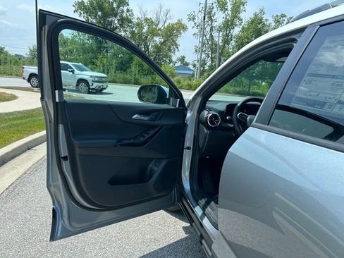 New 2026 Chevrolet Equinox LT w/ Convenience Package II image 28