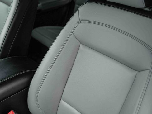 Certified 2021 Ford Explorer XLT w/ Equipment Group 202A image 24