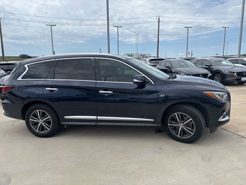 Used 2019 INFINITI QX60 Luxe w/ Essential Package FWD image 8