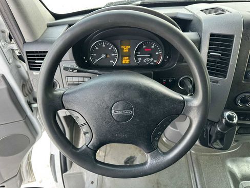 Used 2016 Freightliner Sprinter 2500 image 24