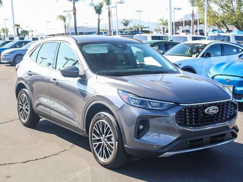 New 2025 Ford Escape SE w/ PHEV Premium Package image 3