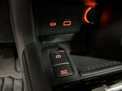 Used 2023 Nissan Kicks SV FWD image 33