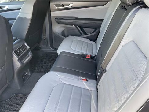 Used 2025 Volkswagen Atlas Cross Sport SEL R-Line image 23